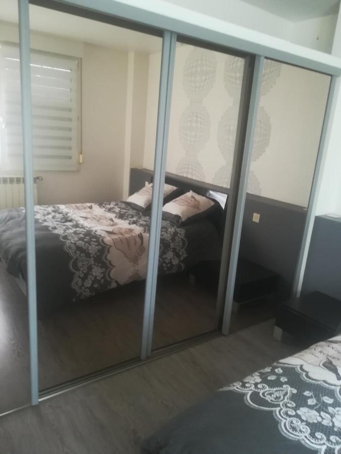 Logement De Plein Pied A Mirecourt エクステリア 写真